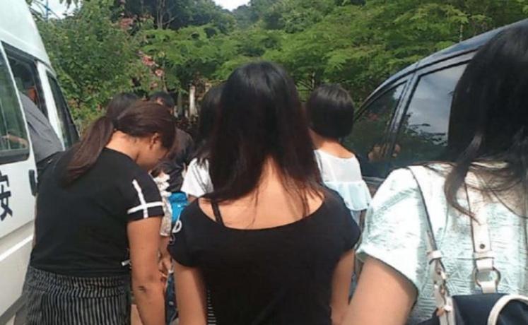 女大学生的堕落生活_堕落大学生女生活视频_堕落大学生女生活在线观看